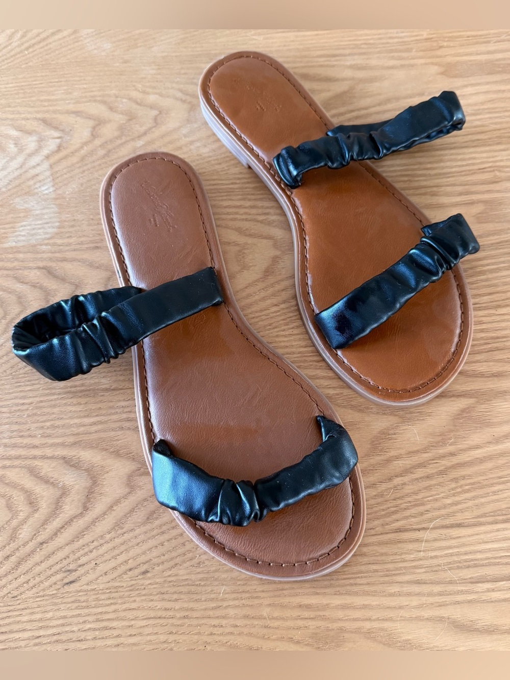 Universal Thread - Willow Scrunched Sandal - Black